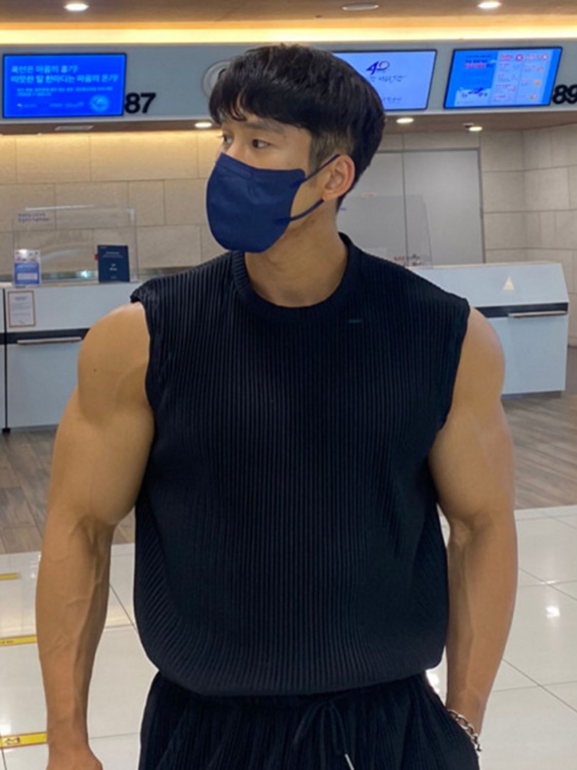 2ced7ed4-4d4a-4432-a4a3-ff1b49635e1a-Max