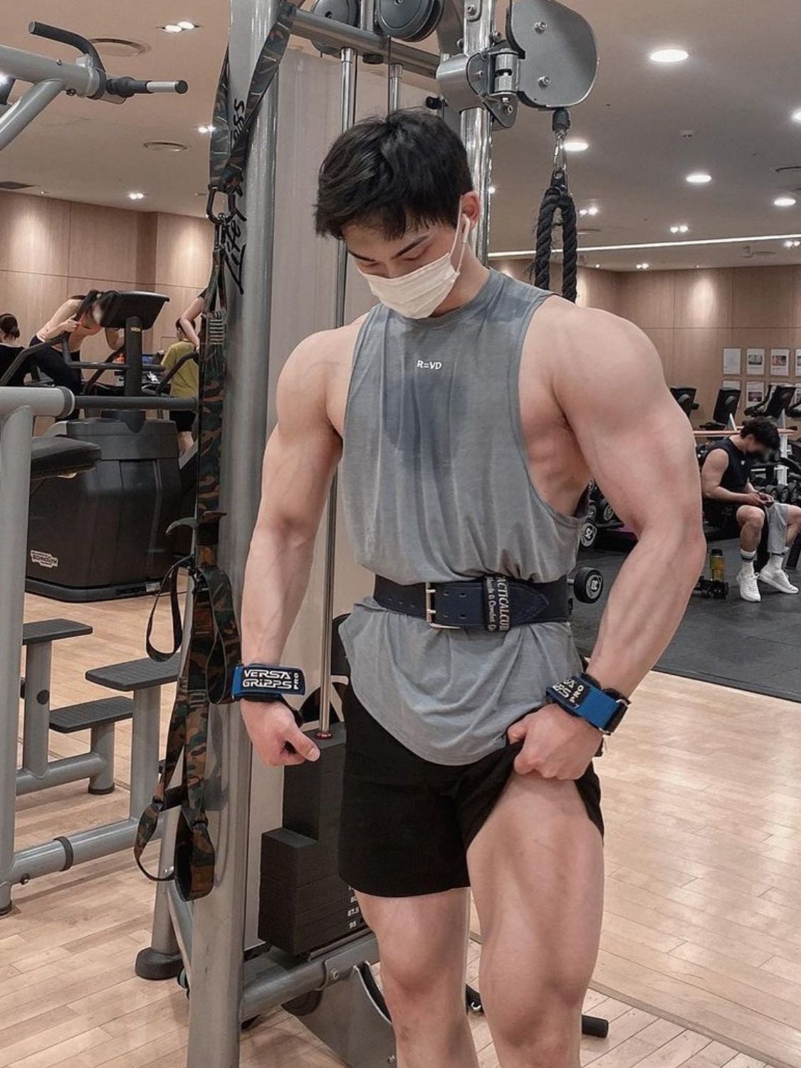 5d68d368-f624-4371-b456-dcb80aa33f94-Max